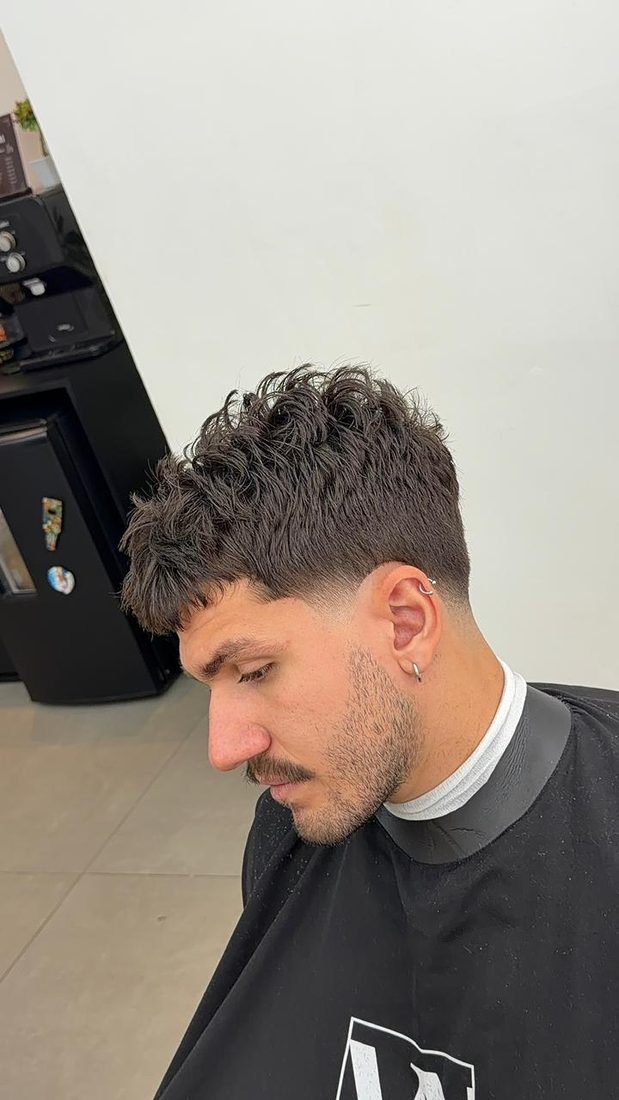 Corte texturizado com topete